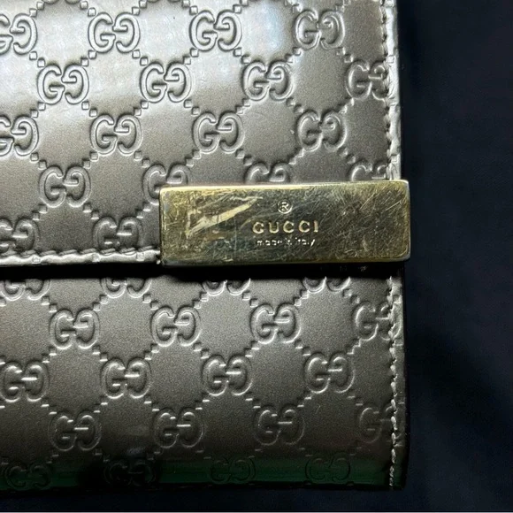 🩶GUCCI Metallic Gray Patent Microguccissima Wallet, Italy🩶 - Picture 5 of 14